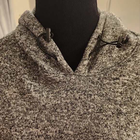 🔥 FINAL SALE PRICE 🔥  PINK BY VICTORIA SECRET CROPED HOODIE !! - Picture 5 of 6